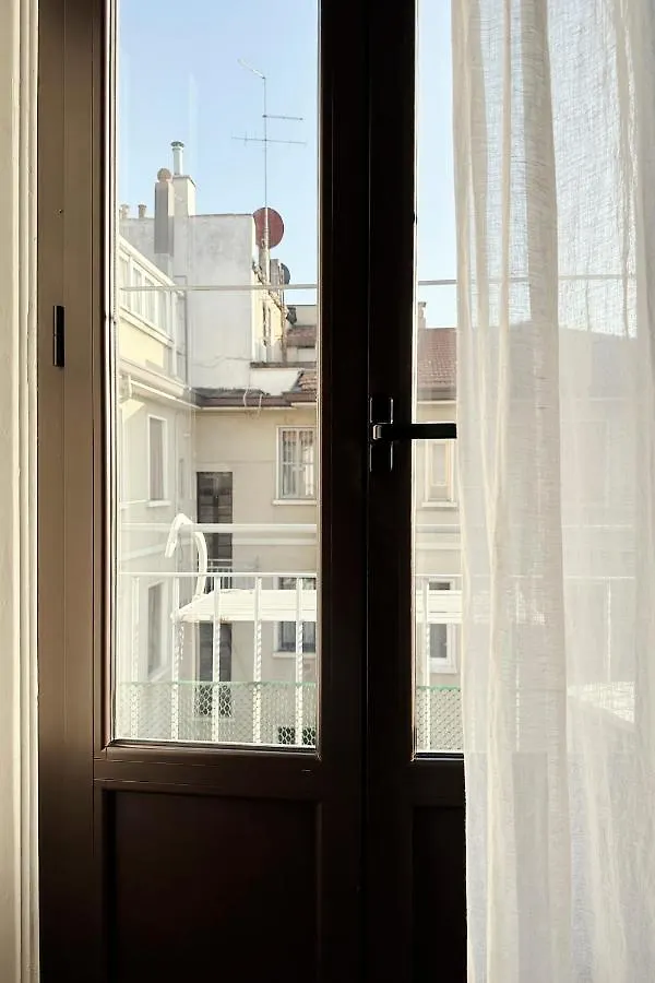Ampere Milan Apartment